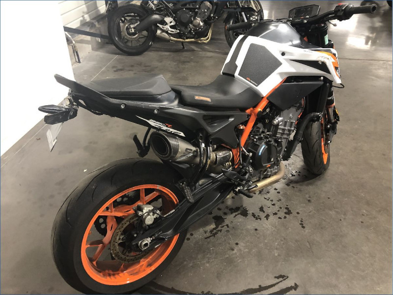 KTM 890 DUKE R