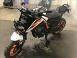 KTM 890 DUKE R