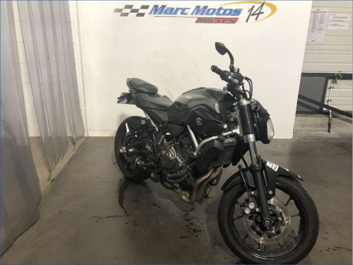 YAMAHA MT07 