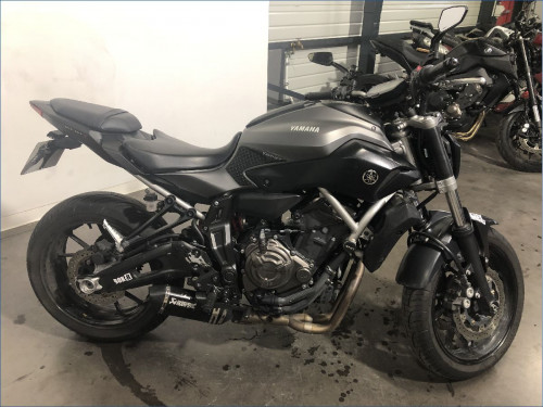 YAMAHA MT07 