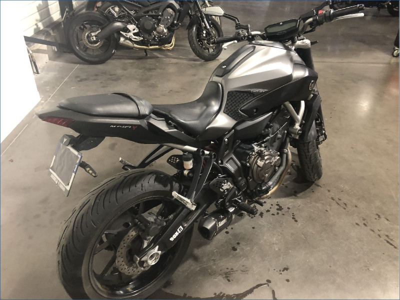 YAMAHA MT07 