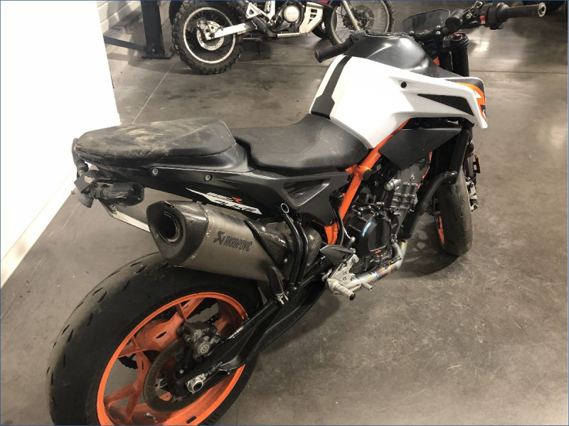 KTM 890 DUKE R