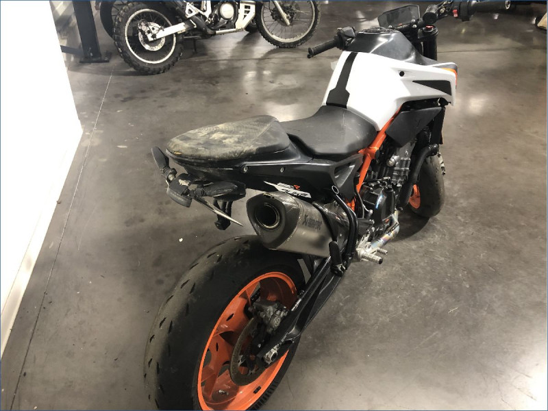 KTM 890 DUKE R