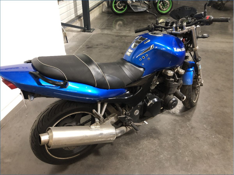 KAWASAKI ZR7 S