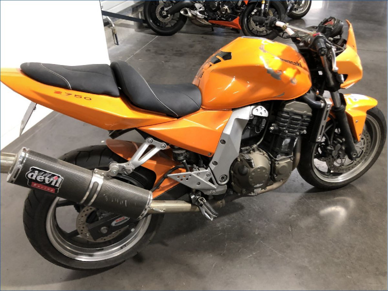 KAWASAKI Z750 