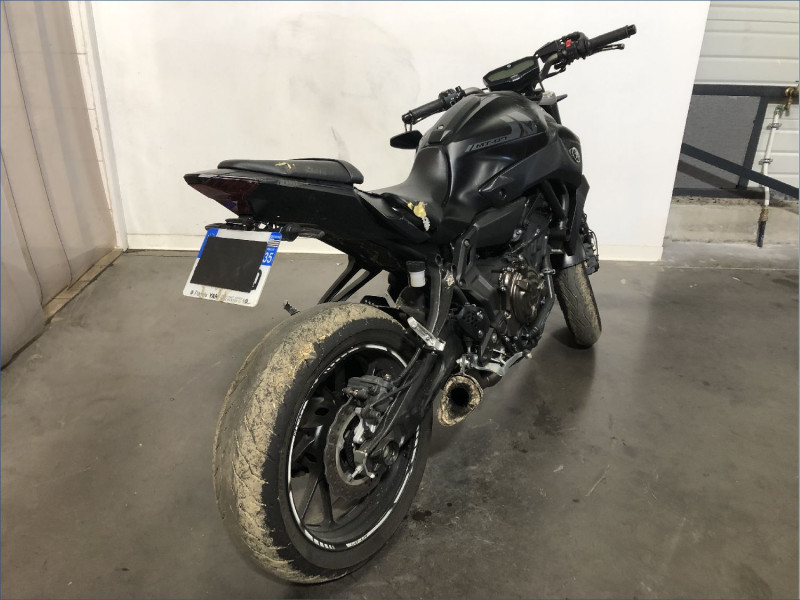 YAMAHA MT07 