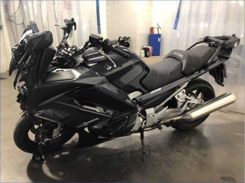 YAMAHA 1300 FJR 